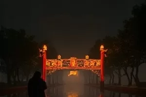 《老茶馆的春天》木格窗光影年代剧封面